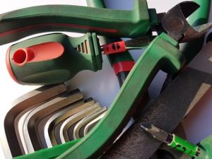 FERRAMENTAS MANUAIS INDISPENSÁVEIS